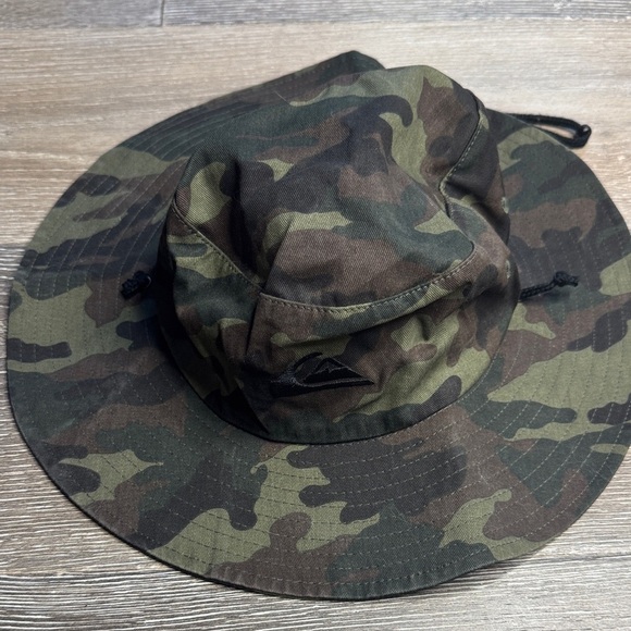 Quiksilver Other - Quiksilver Green and Black Camouflage Hat 0299